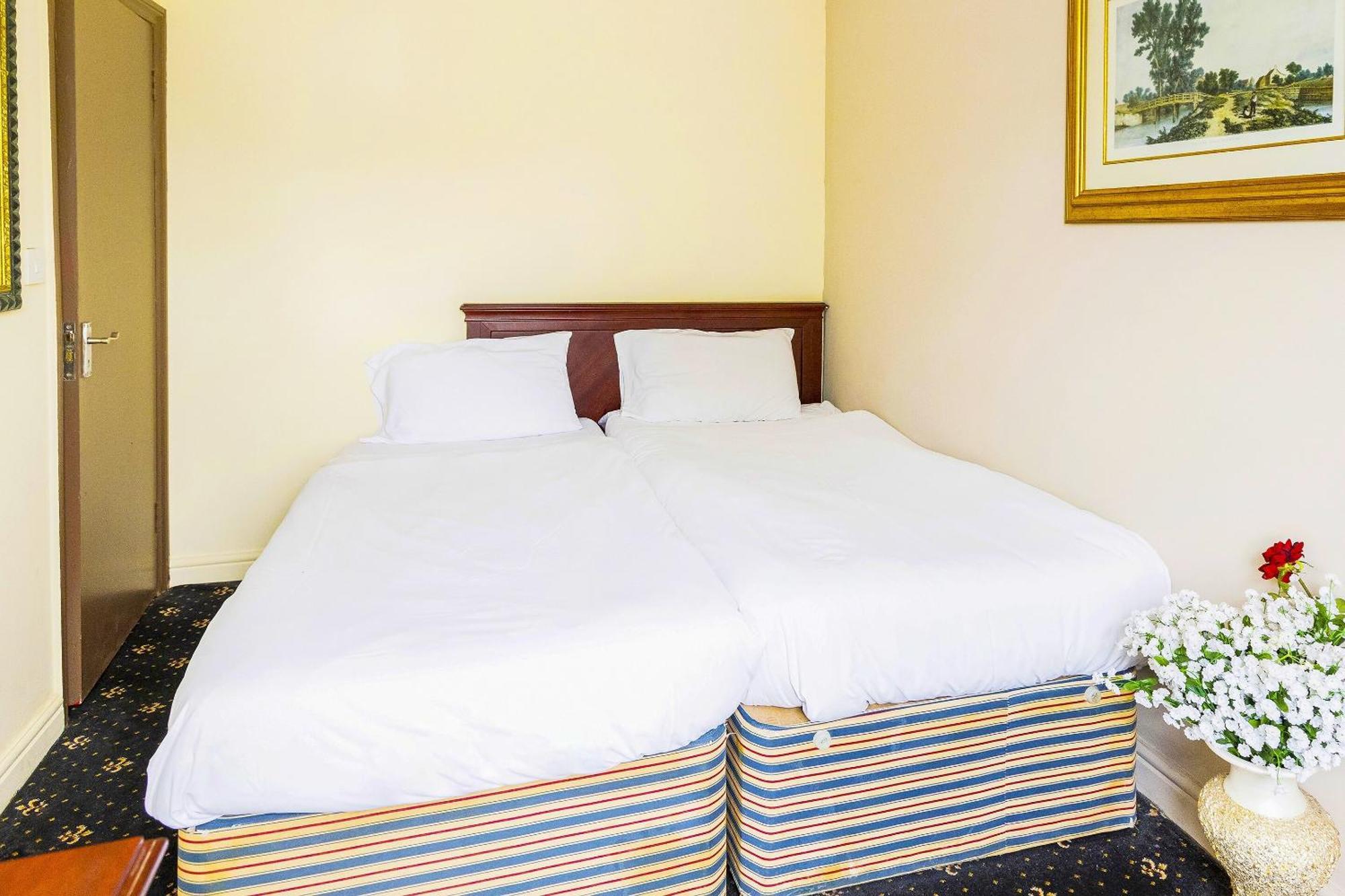 Hotel Old Oak Tree Inn 2*