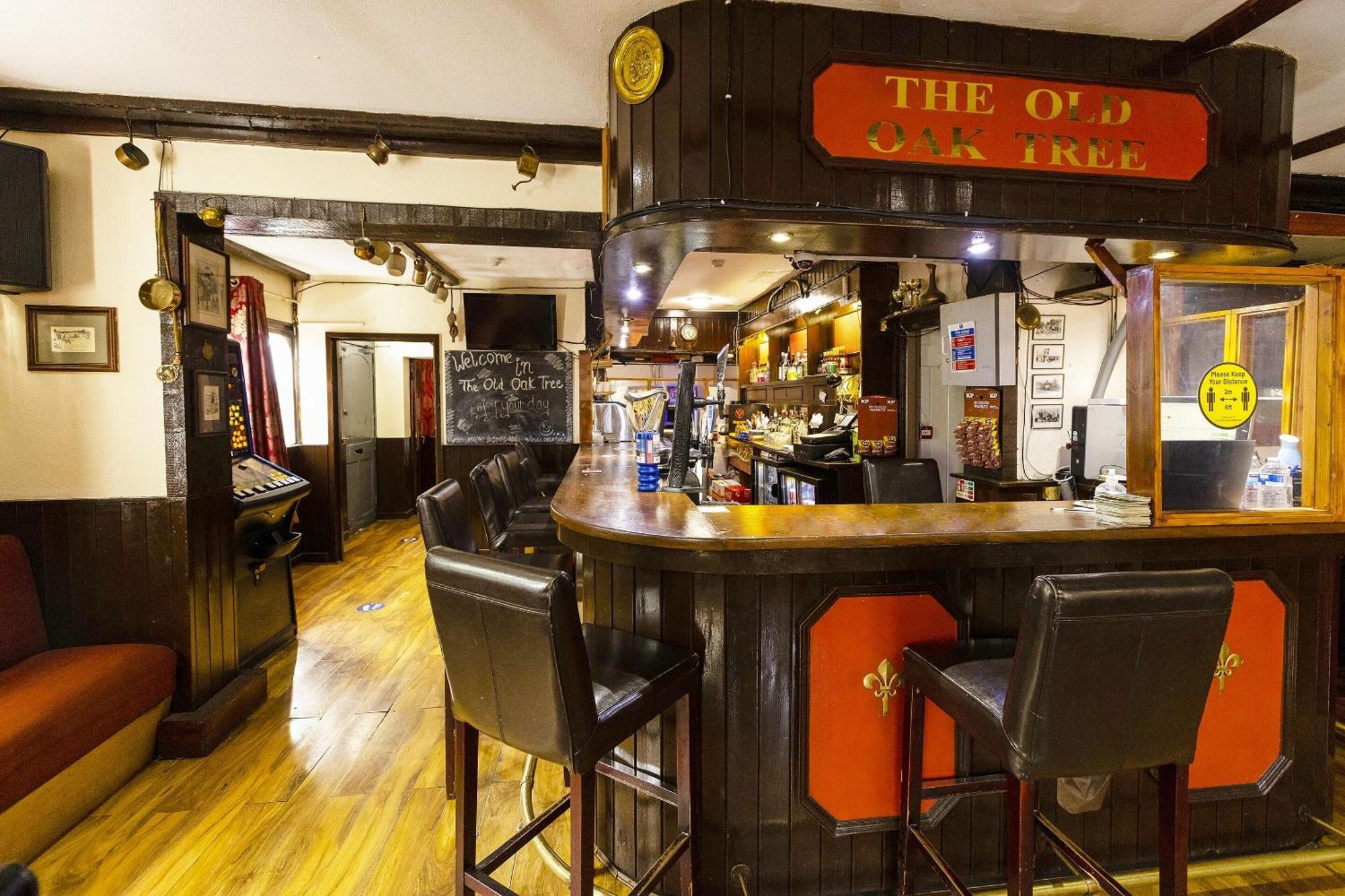 Old Oak Tree Inn Hotel