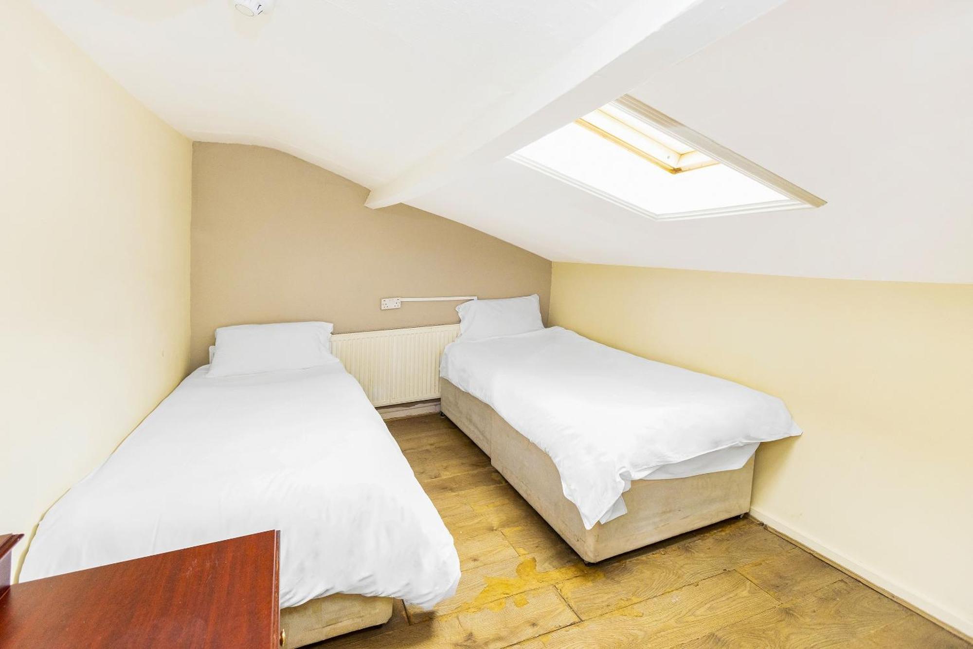 Hotel Old Oak Tree Inn 2*
