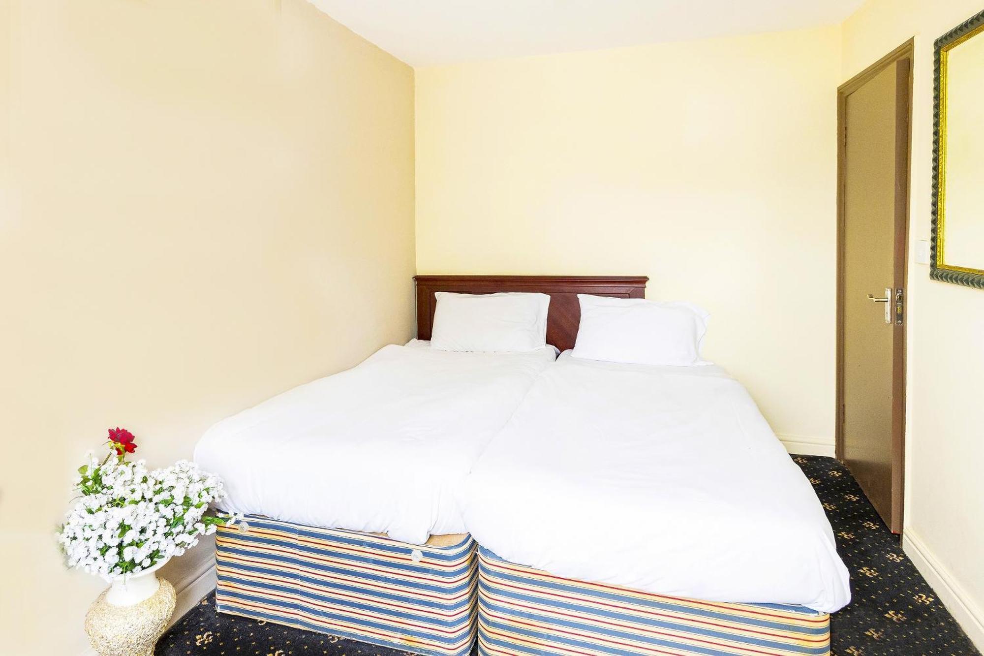 Hotel Old Oak Tree Inn Hounslow